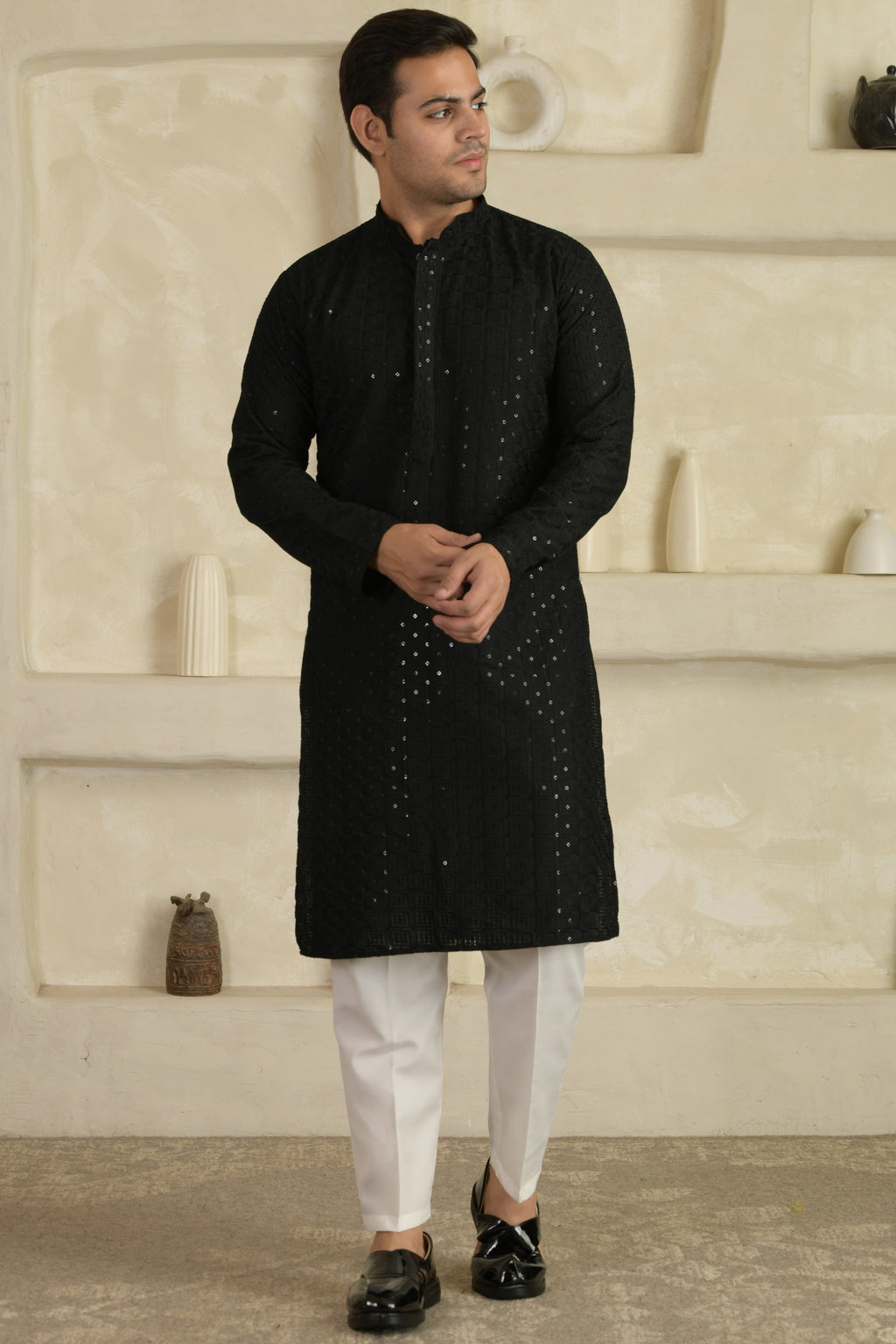 Chevron Embroidered Mandarin Collar Kurta With Pyjamas