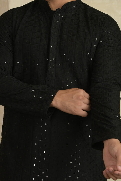 Chevron Embroidered Mandarin Collar Kurta With Pyjamas