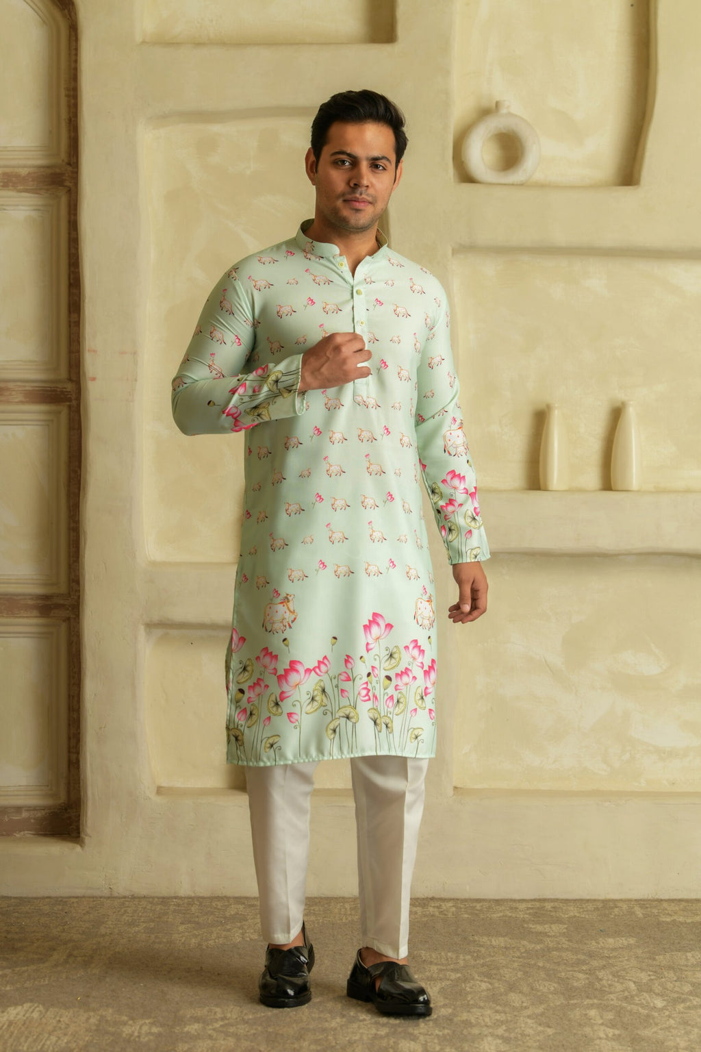 Men Floral Printed Mandarin Collar Straight Kurta