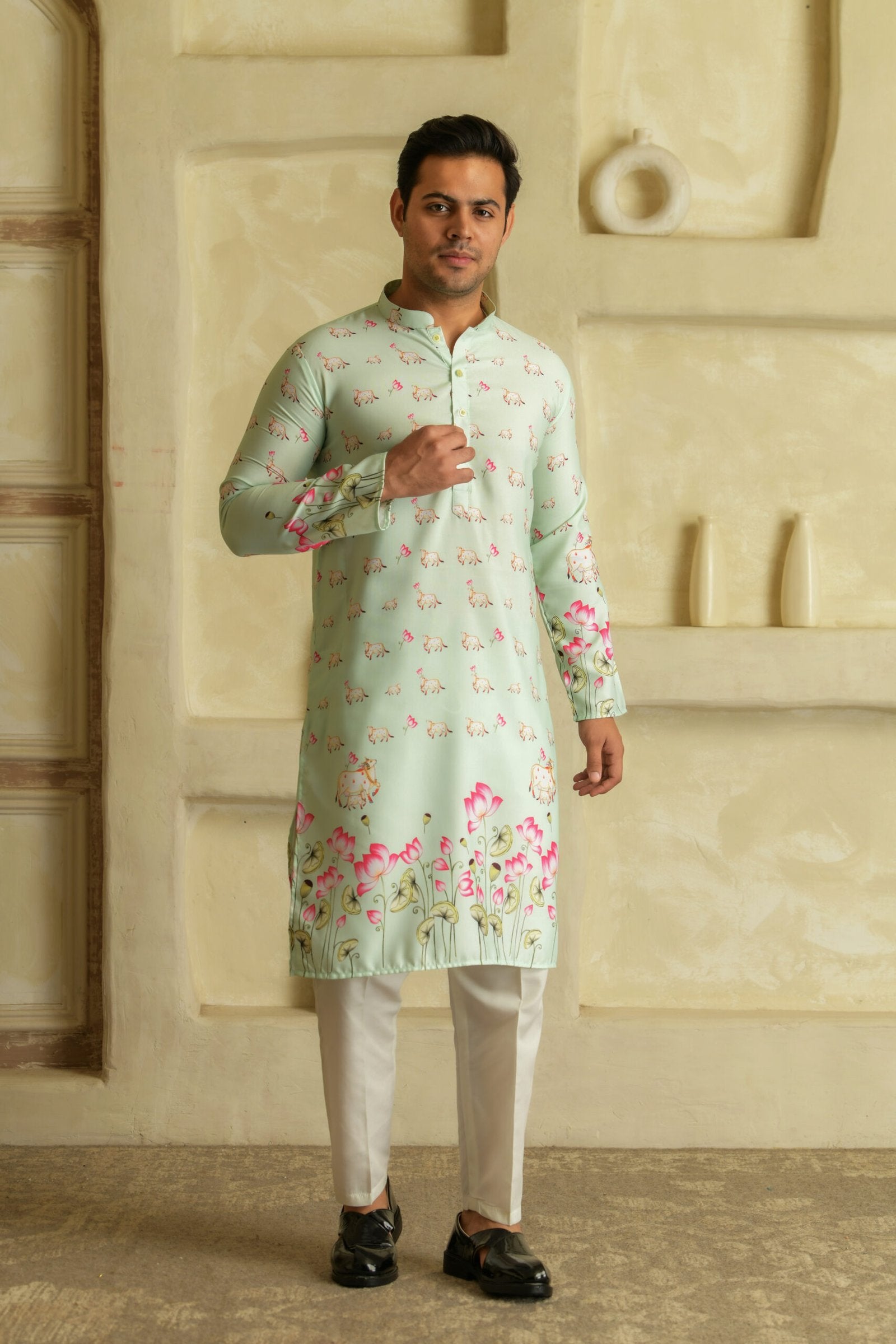 Men Floral Printed Mandarin Collar Straight Kurta