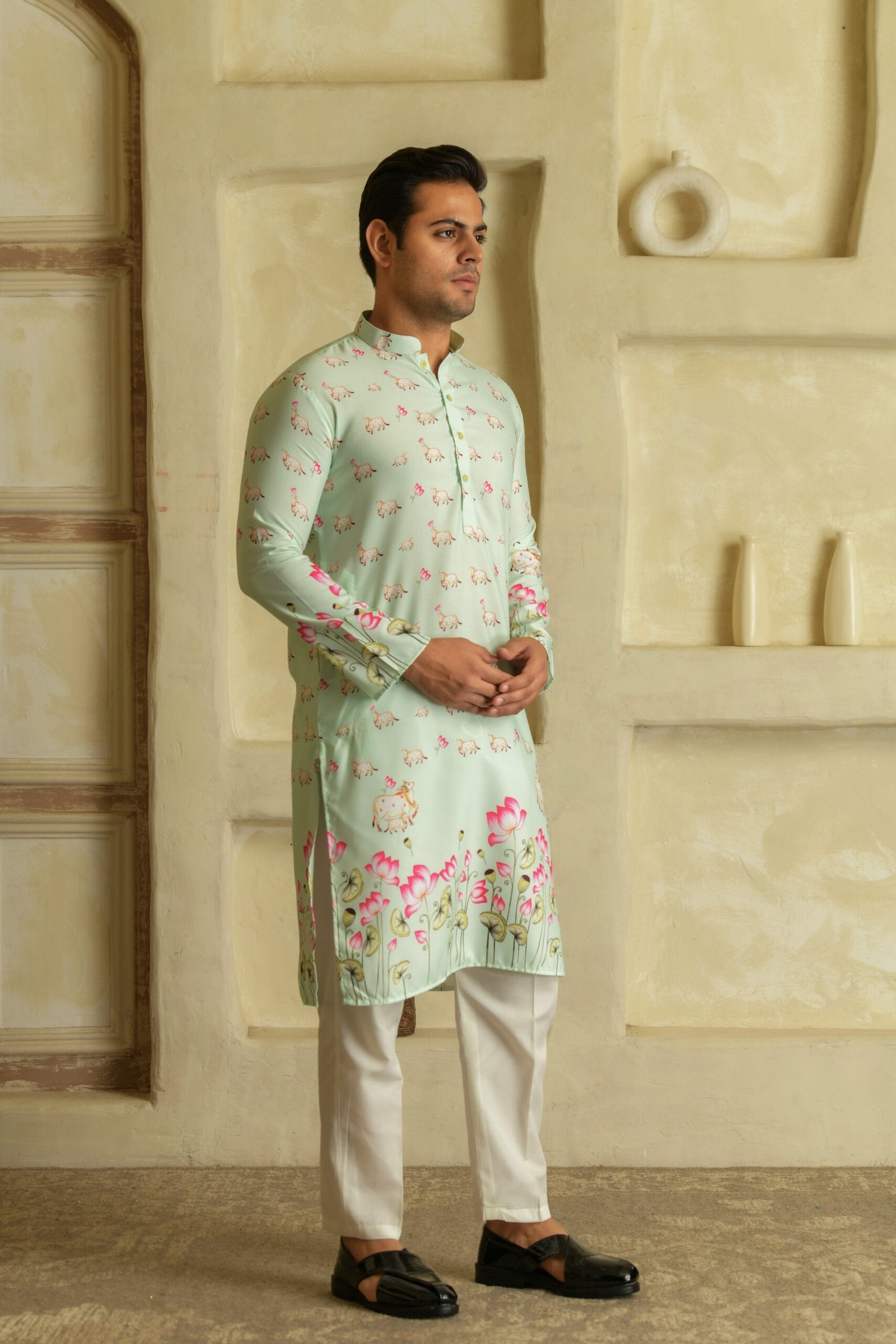Men Floral Printed Mandarin Collar Straight Kurta
