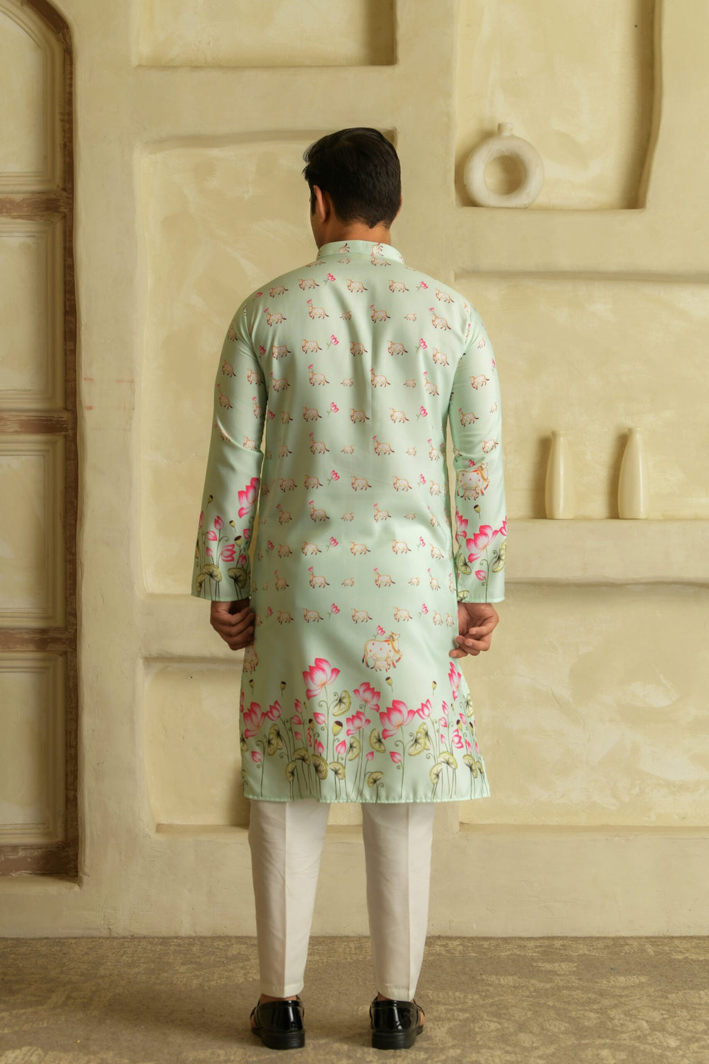 Men Floral Printed Mandarin Collar Straight Kurta