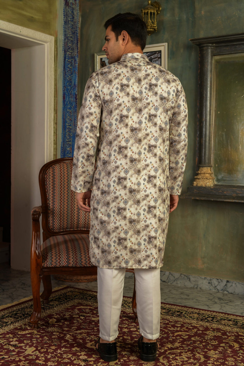 Men Floral Printed Mandarin Collar Kurta