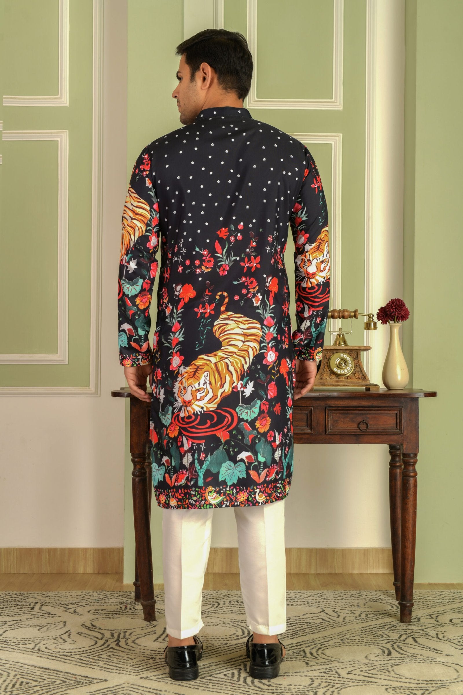 Floral Printed Mandarin Collar Straight Kurta