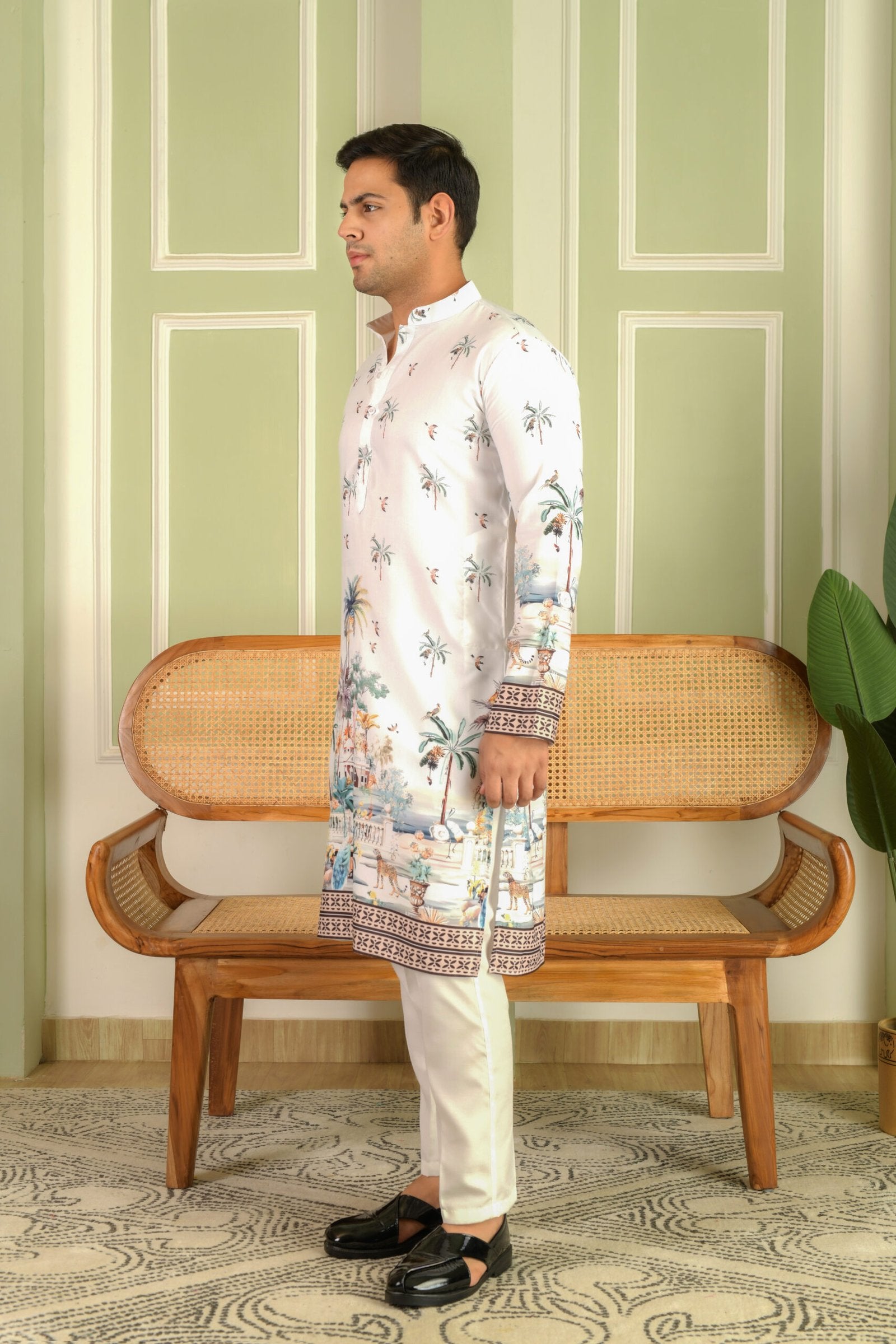 Men Ethnic Motifs Printed Mandarin Collar Straight Kurta
